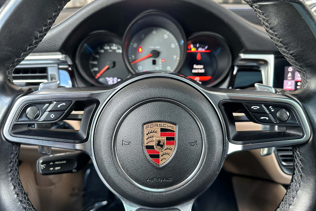 Thumbnail: 2020 Porsche Macan - 28