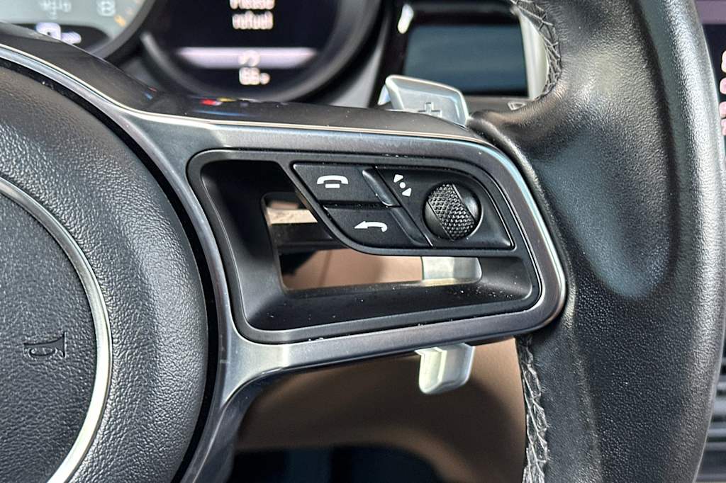 Thumbnail: 2020 Porsche Macan - 30