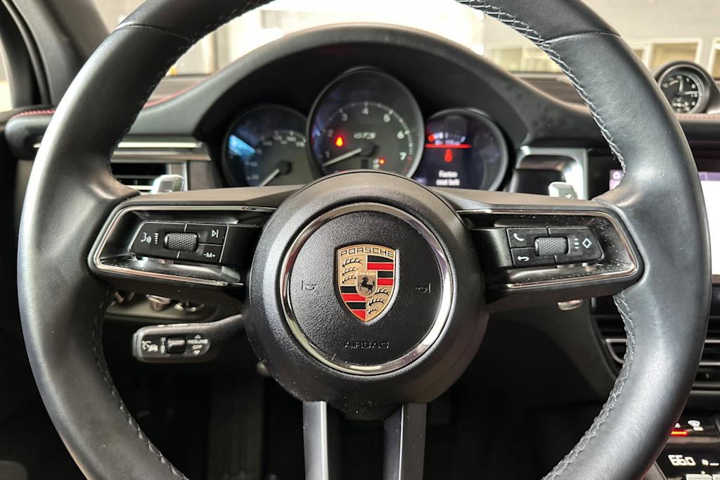 Thumbnail: 2023 Porsche Macan - 12