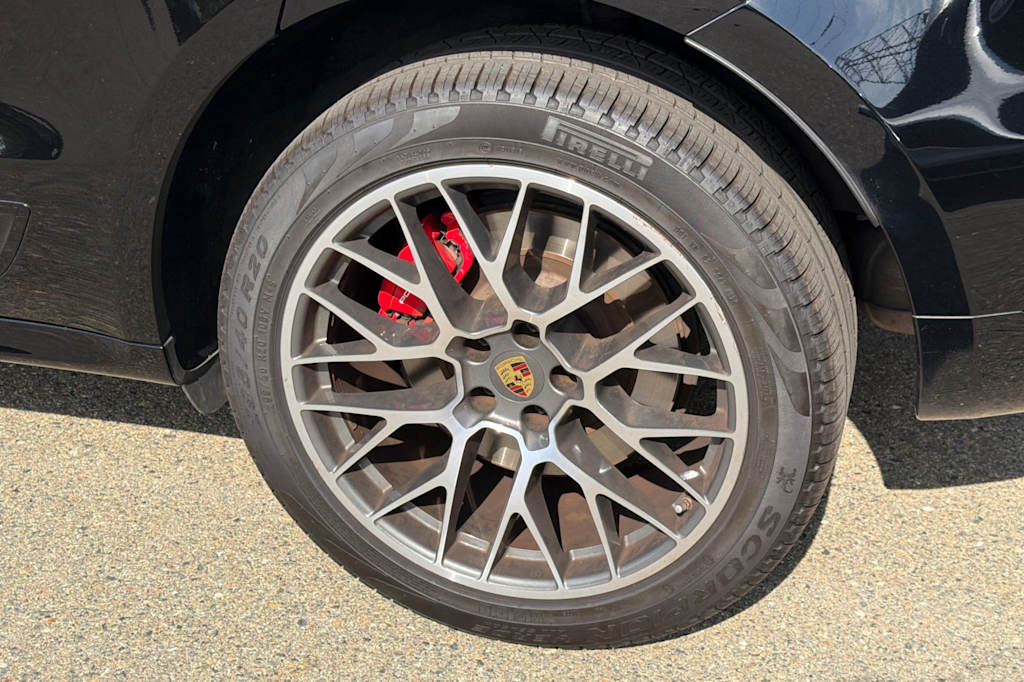 Thumbnail: 2015 Porsche Macan - 18