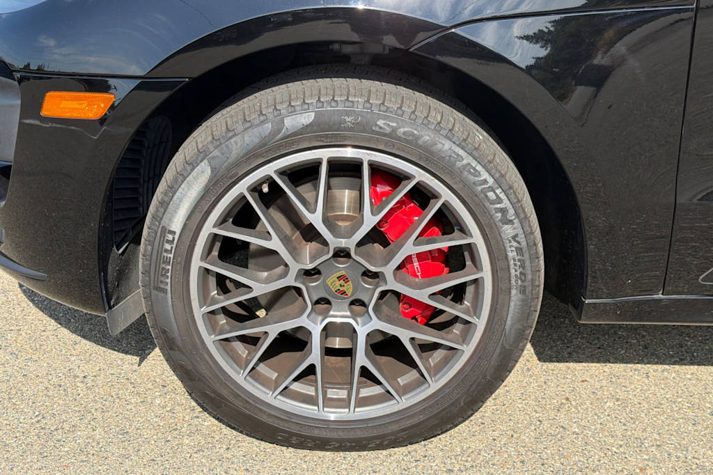 Thumbnail: 2015 Porsche Macan - 22