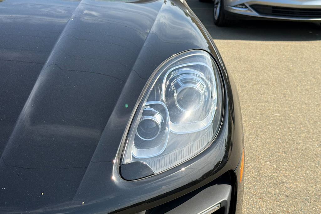 Thumbnail: 2015 Porsche Macan - 13