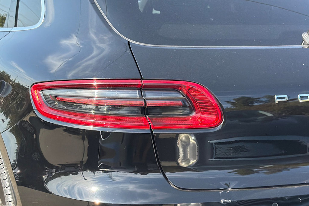 Thumbnail: 2015 Porsche Macan - 16