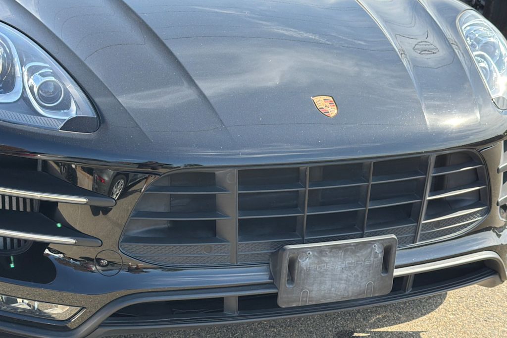 Thumbnail: 2015 Porsche Macan - 11