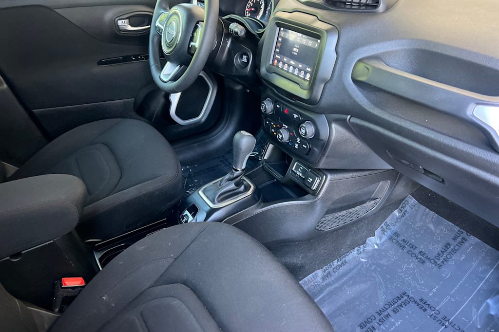 Thumbnail: 2018 Jeep Renegade - 13