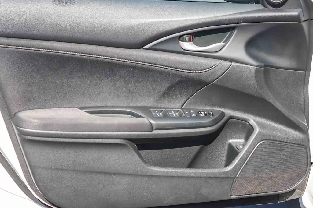 Thumbnail: 2021 Honda Insight - 23