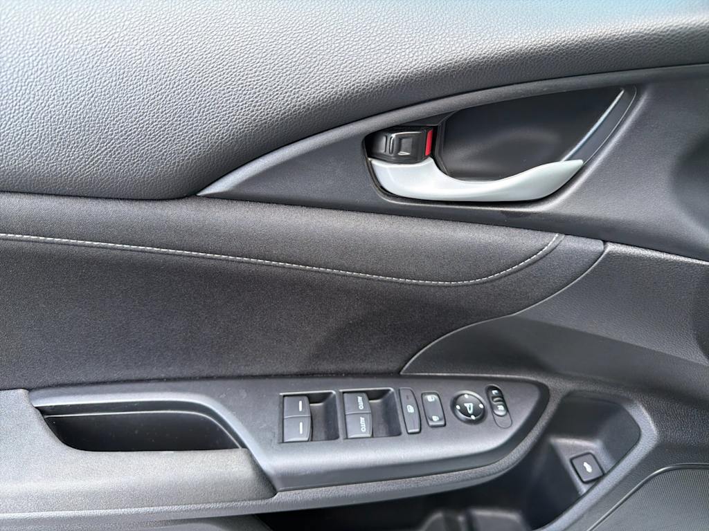 Thumbnail: 2020 Honda Insight - 20