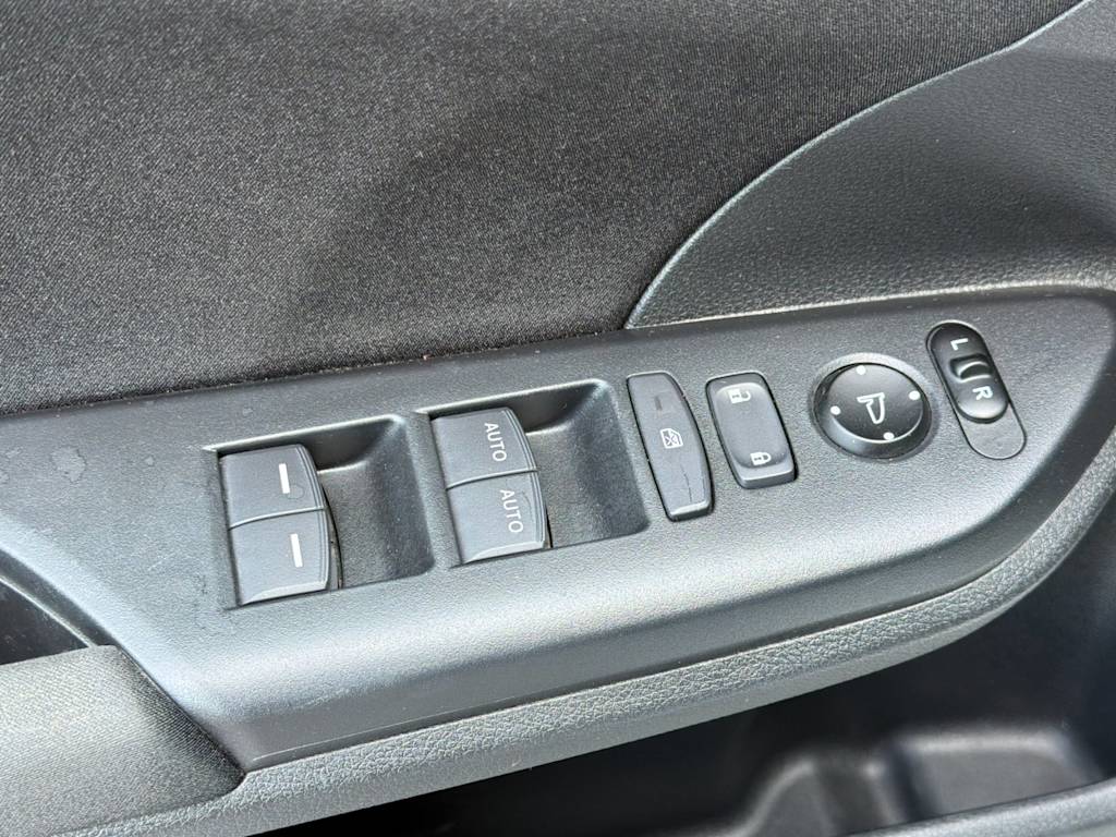 Thumbnail: 2020 Honda Insight - 21