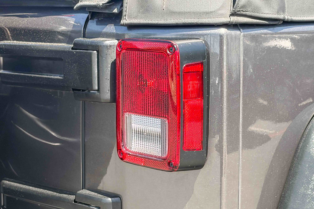 Thumbnail: 2018 Jeep Wrangler - 18