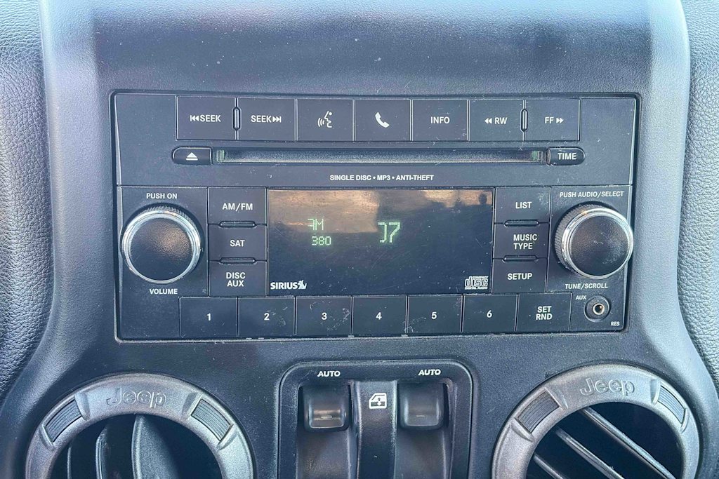 Thumbnail: 2018 Jeep Wrangler - 20