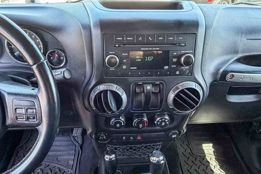 Thumbnail: 2018 Jeep Wrangler - 11