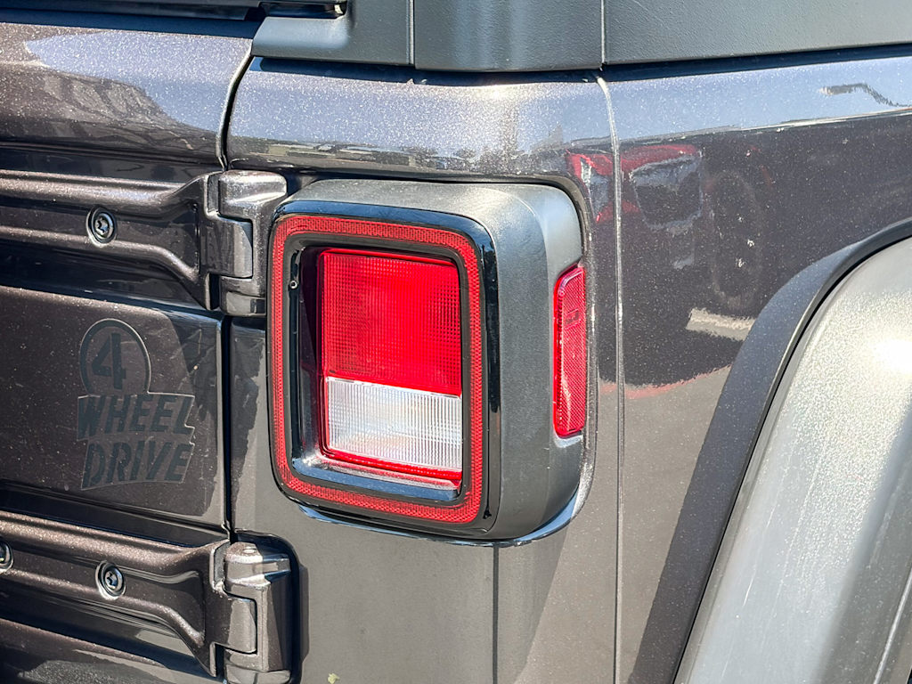 Thumbnail: 2022 Jeep Wrangler - 20