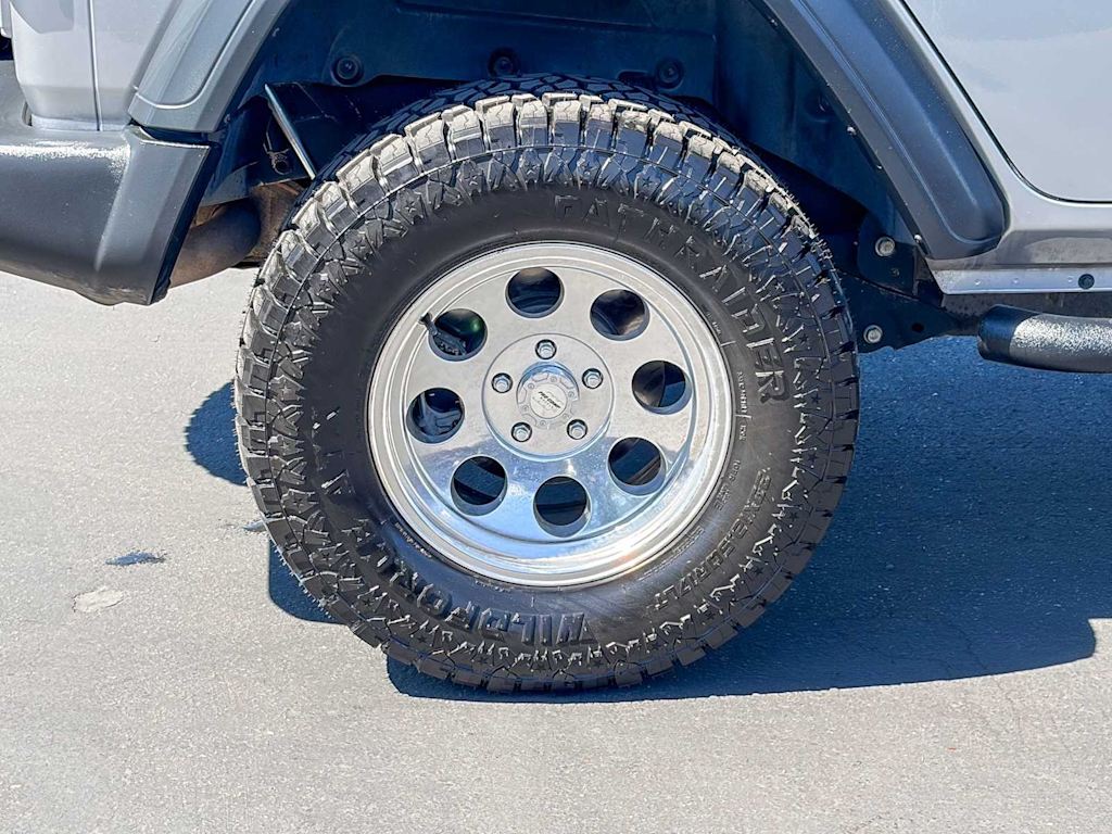 Thumbnail: 2018 Jeep Wrangler - 20