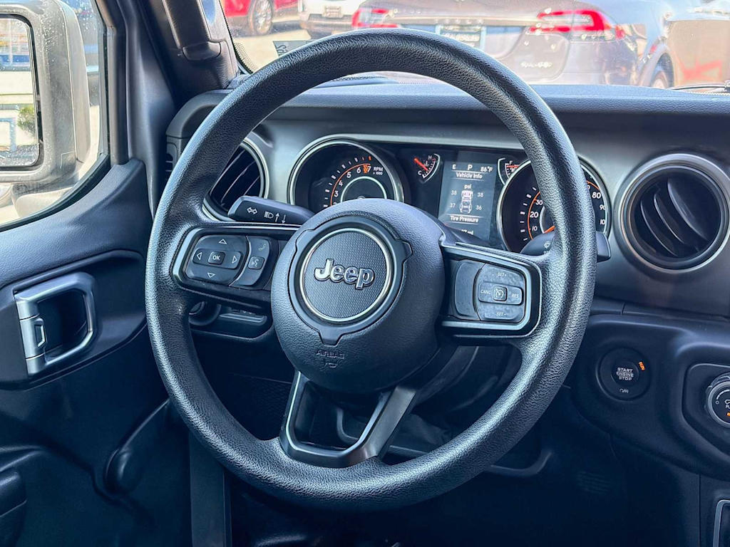 Thumbnail: 2018 Jeep Wrangler - 8