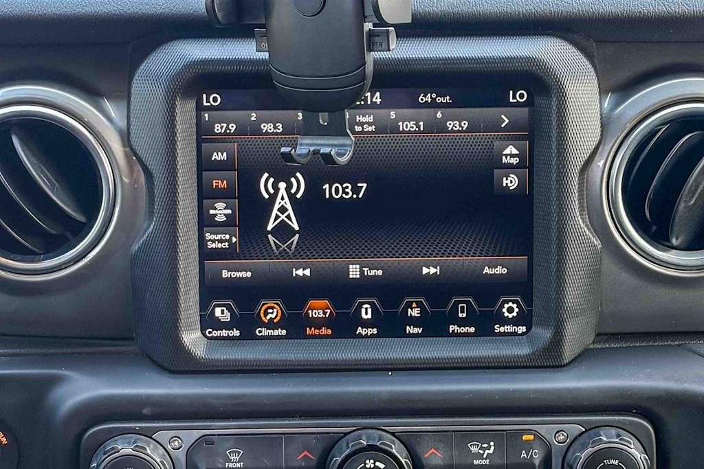 Thumbnail: 2021 Jeep Wrangler - 21