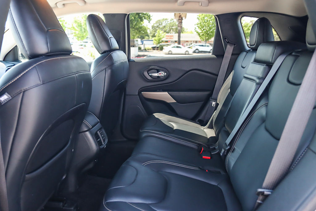 2017 Jeep Cherokee Limited Edition 12