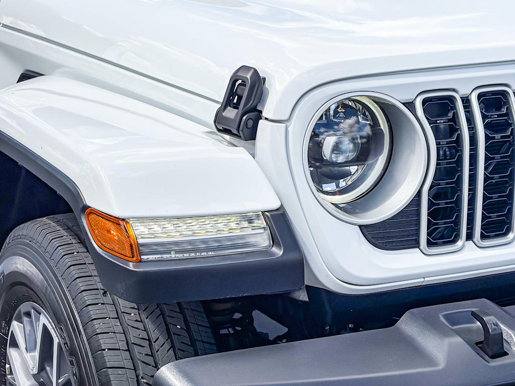 Thumbnail: 2025 Jeep Wrangler - 18