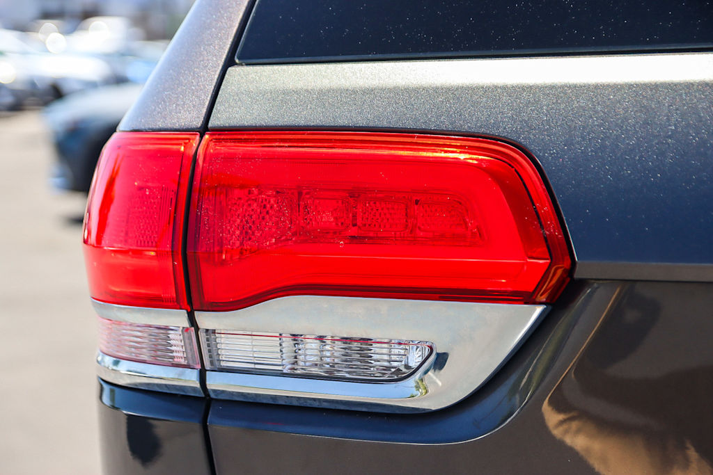 Thumbnail: 2015 Jeep Grand Cherokee - 17