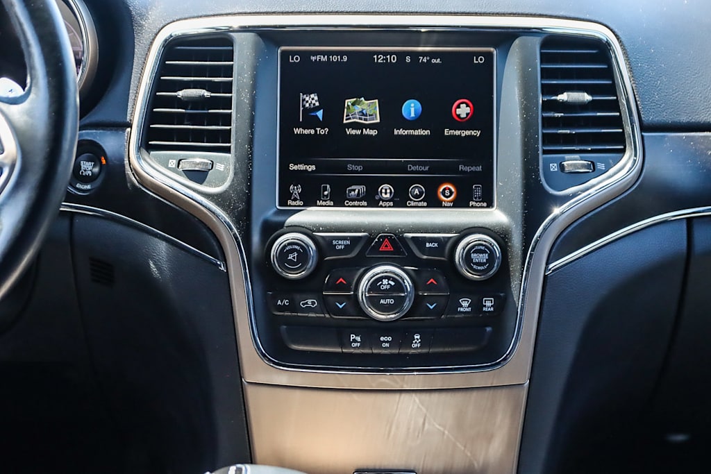 Thumbnail: 2015 Jeep Grand Cherokee - 12