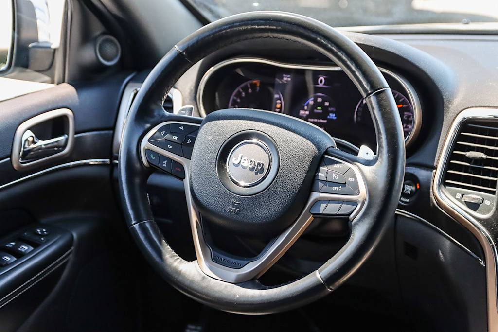 Thumbnail: 2015 Jeep Grand Cherokee - 8