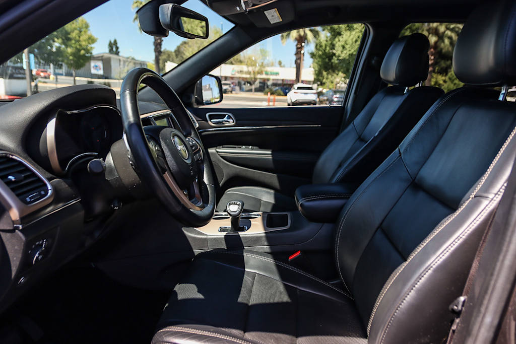Thumbnail: 2015 Jeep Grand Cherokee - 10