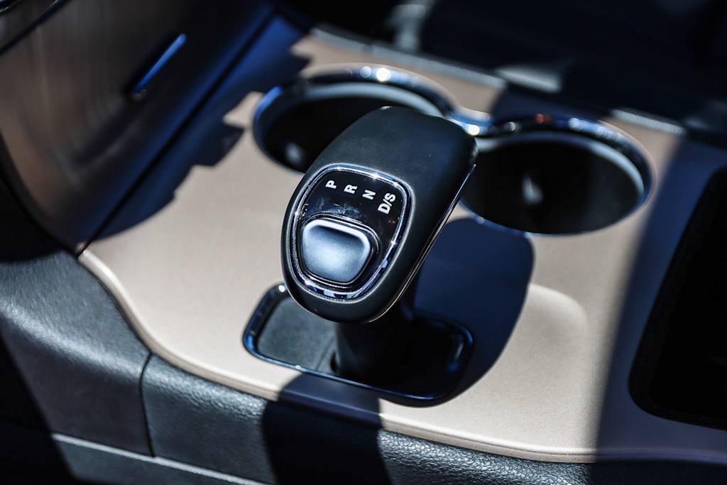 Thumbnail: 2015 Jeep Grand Cherokee - 21