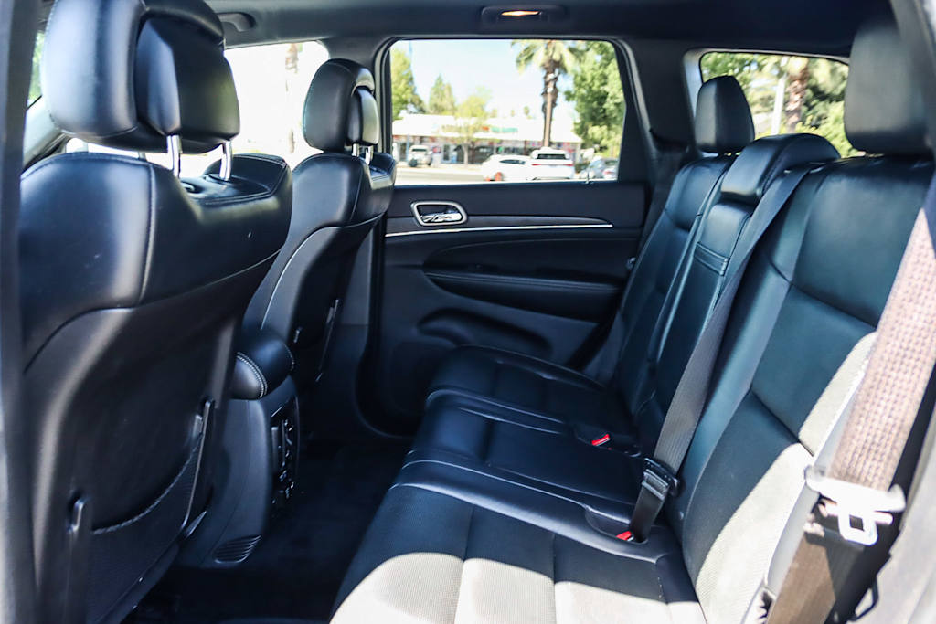 Thumbnail: 2015 Jeep Grand Cherokee - 11