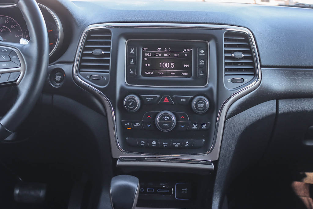 Thumbnail: 2017 Jeep Grand Cherokee - 11