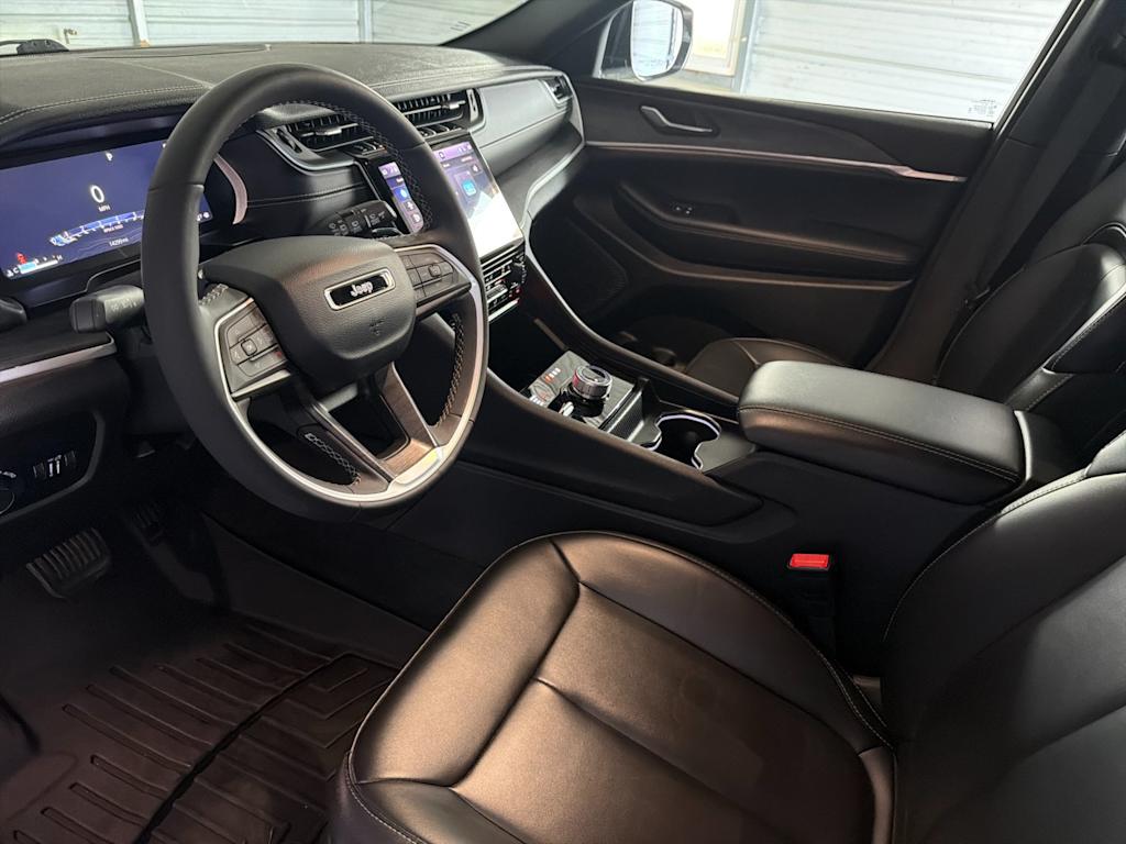 Thumbnail: 2024 Jeep Grand Cherokee - 9