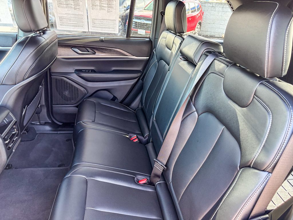 Thumbnail: 2024 Jeep Grand Cherokee - 12