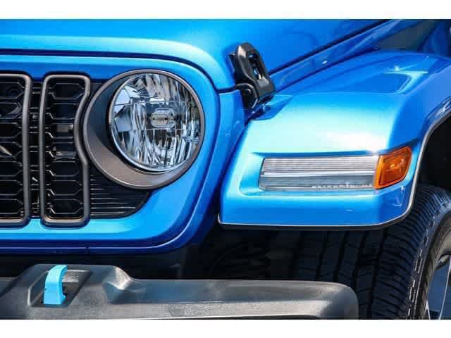 Thumbnail: 2024 Jeep Wrangler - 20