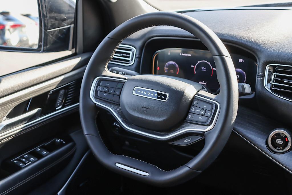 2023 Jeep Wagoneer Series III 8