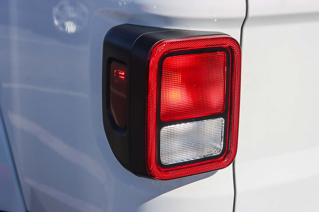 Thumbnail: 2020 Jeep Gladiator - 20