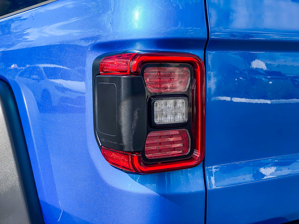 2021 Jeep Gladiator Mojave 22