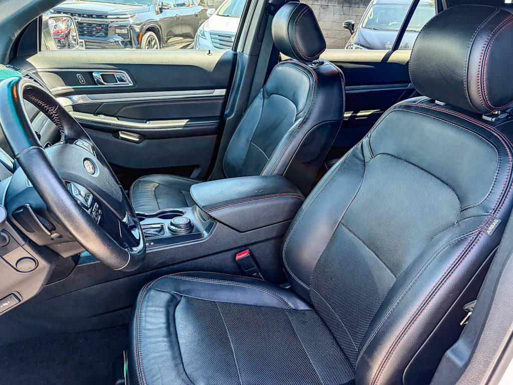 Thumbnail: 2016 Ford Explorer - 9