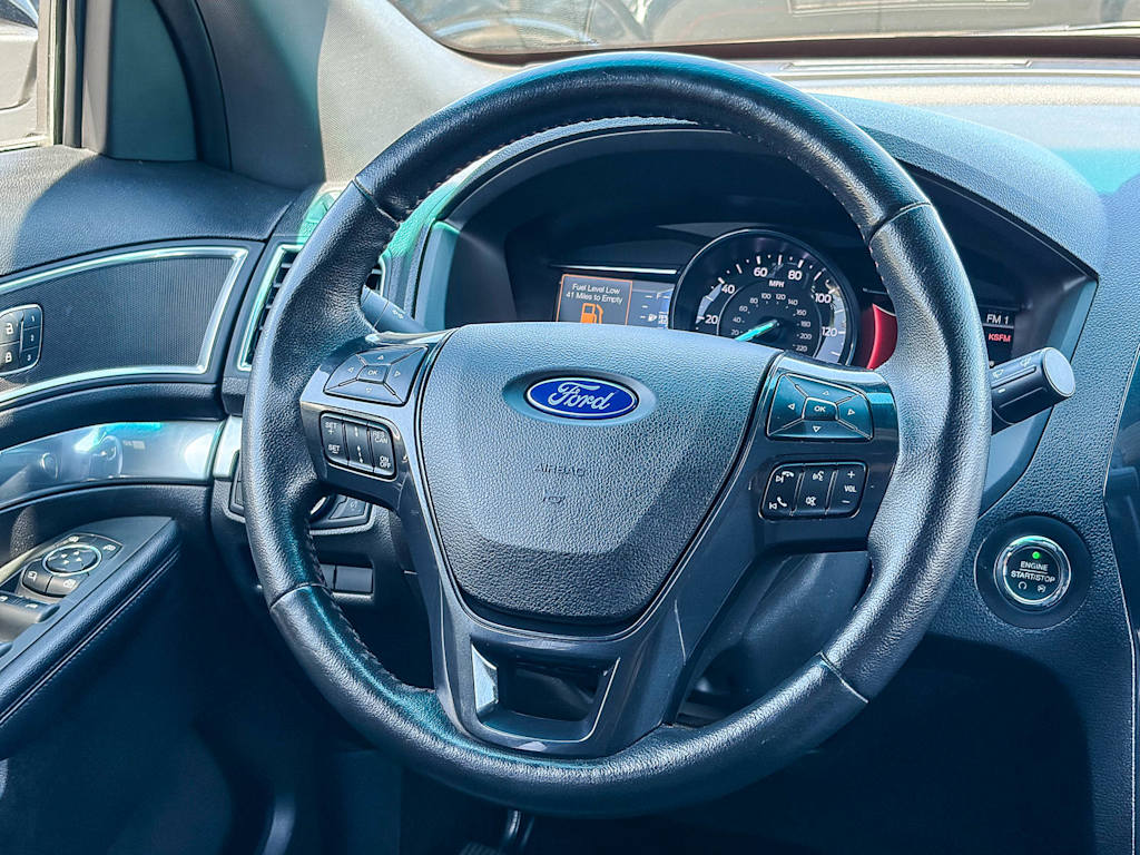Thumbnail: 2016 Ford Explorer - 7