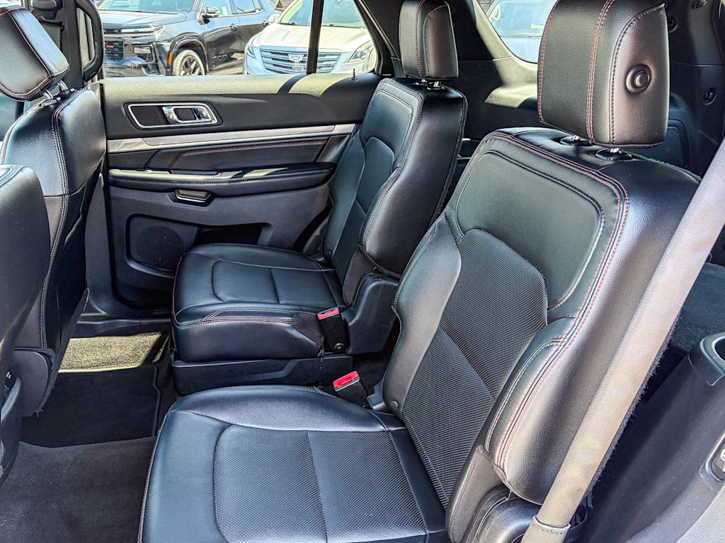 Thumbnail: 2016 Ford Explorer - 10