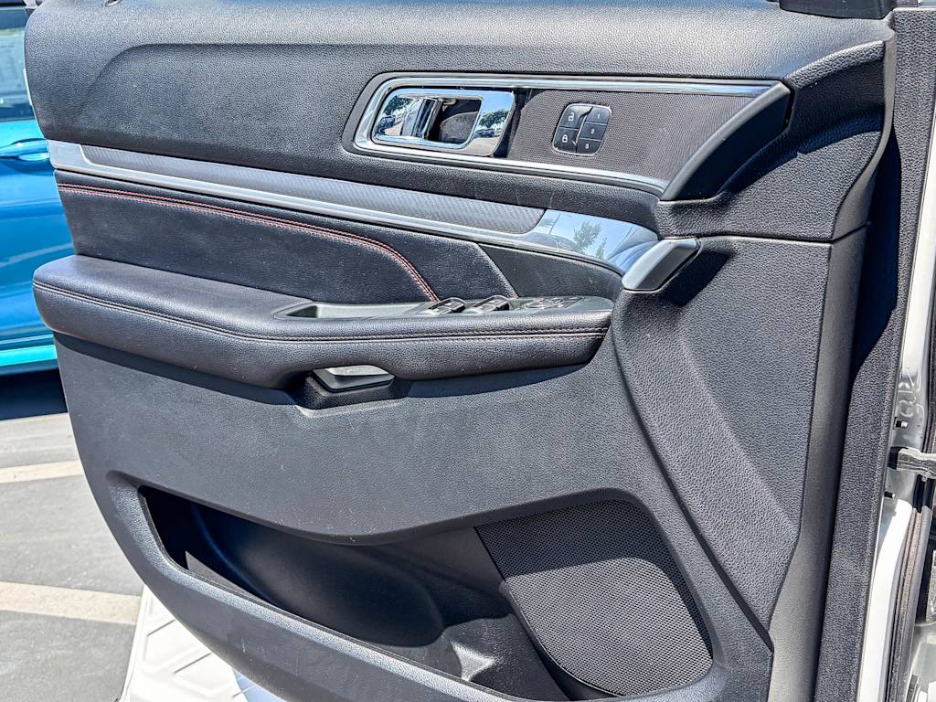Thumbnail: 2016 Ford Explorer - 20
