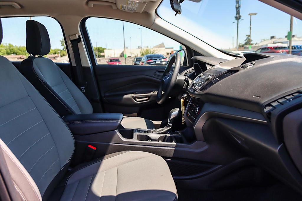2019 Ford Escape S 9
