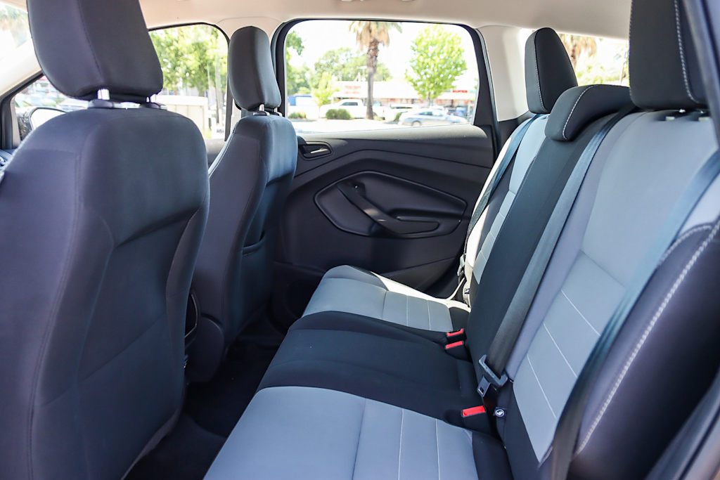 2019 Ford Escape S 11
