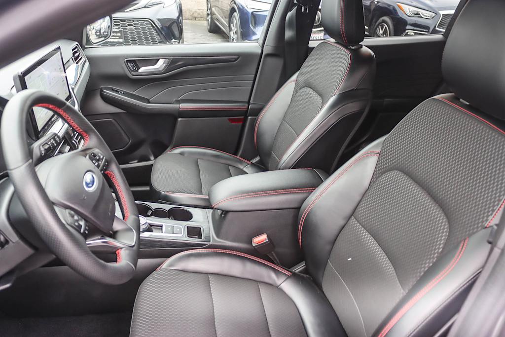 Thumbnail: 2023 Ford Escape - 10