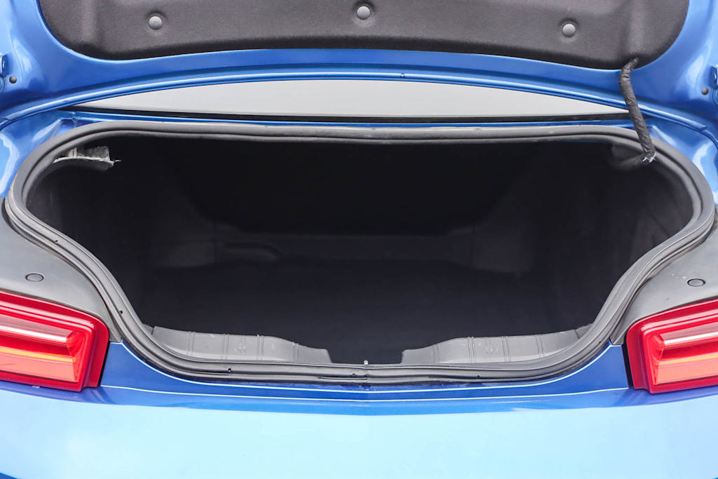 Thumbnail: 2017 Chevrolet Camaro - 16