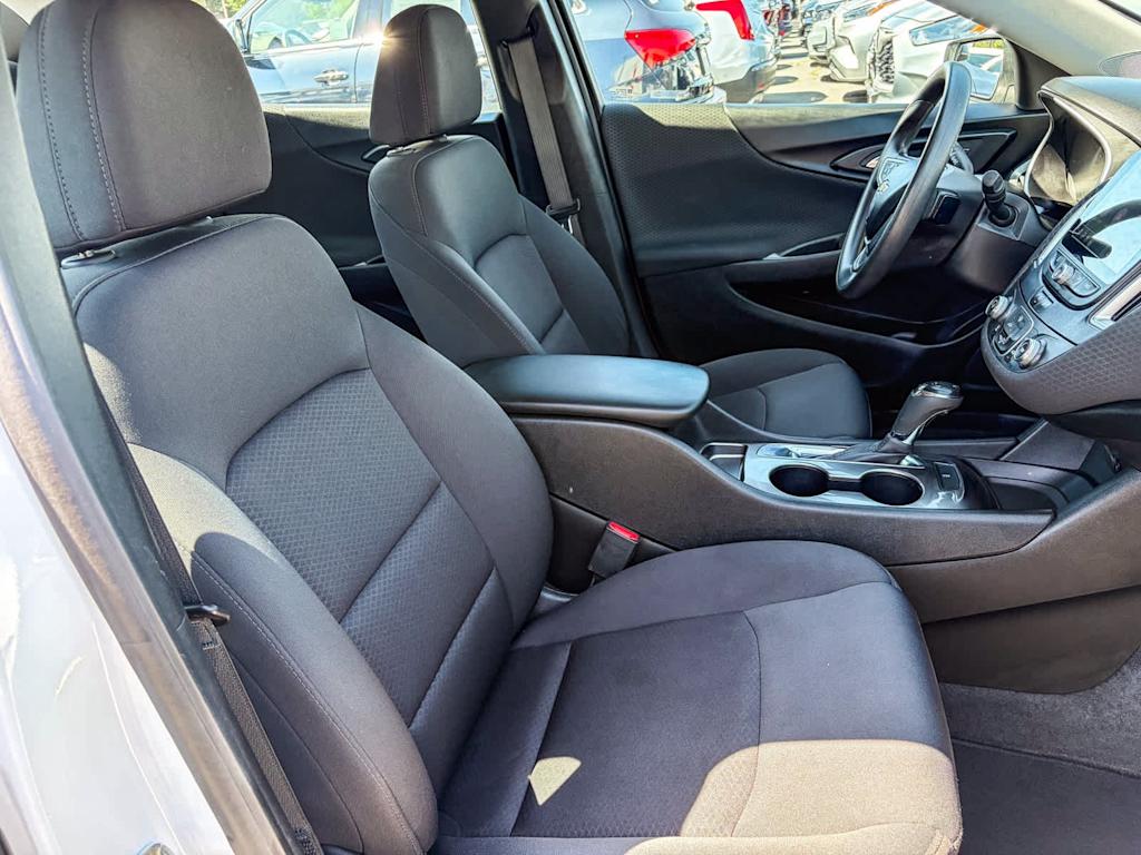 Thumbnail: 2020 Chevrolet Malibu - 9