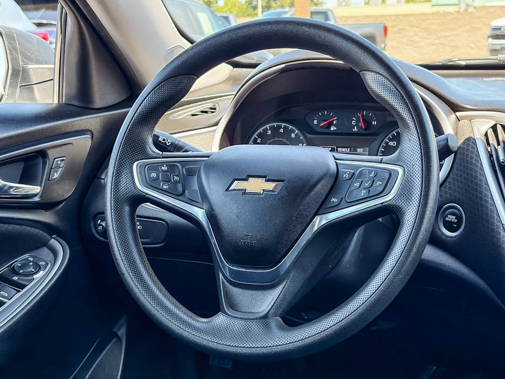 Thumbnail: 2020 Chevrolet Malibu - 8