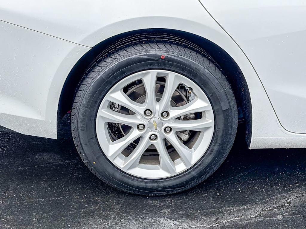 Thumbnail: 2018 Chevrolet Malibu - 19