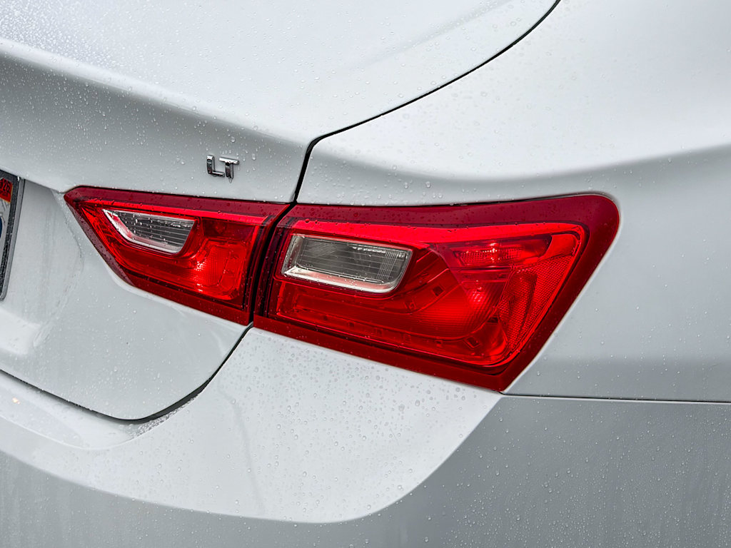 Thumbnail: 2018 Chevrolet Malibu - 18