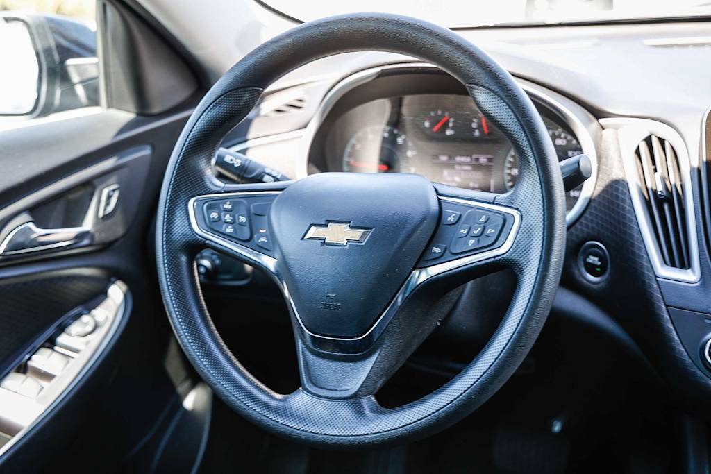 Thumbnail: 2023 Chevrolet Malibu - 7