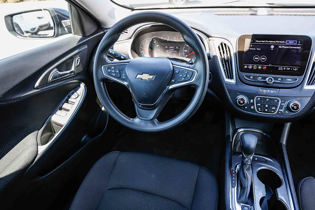 Thumbnail: 2023 Chevrolet Malibu - 11