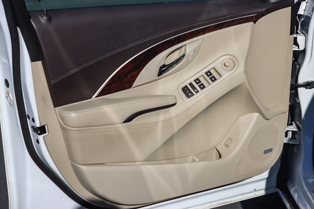 Thumbnail: 2015 Buick LaCrosse - 6