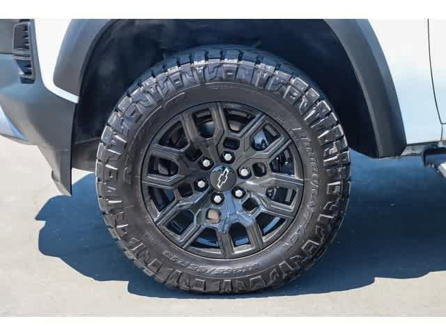 Thumbnail: 2023 Chevrolet Colorado - 6